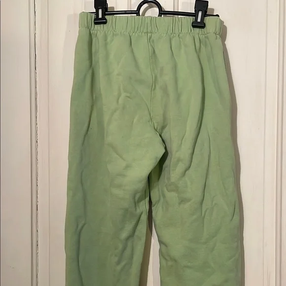 Brandy Melville Green Jogger Sweatpants Relaxed Fit - Picture 5 of 5